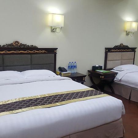 Sky Man Hotel Gyogon Bagian luar foto
