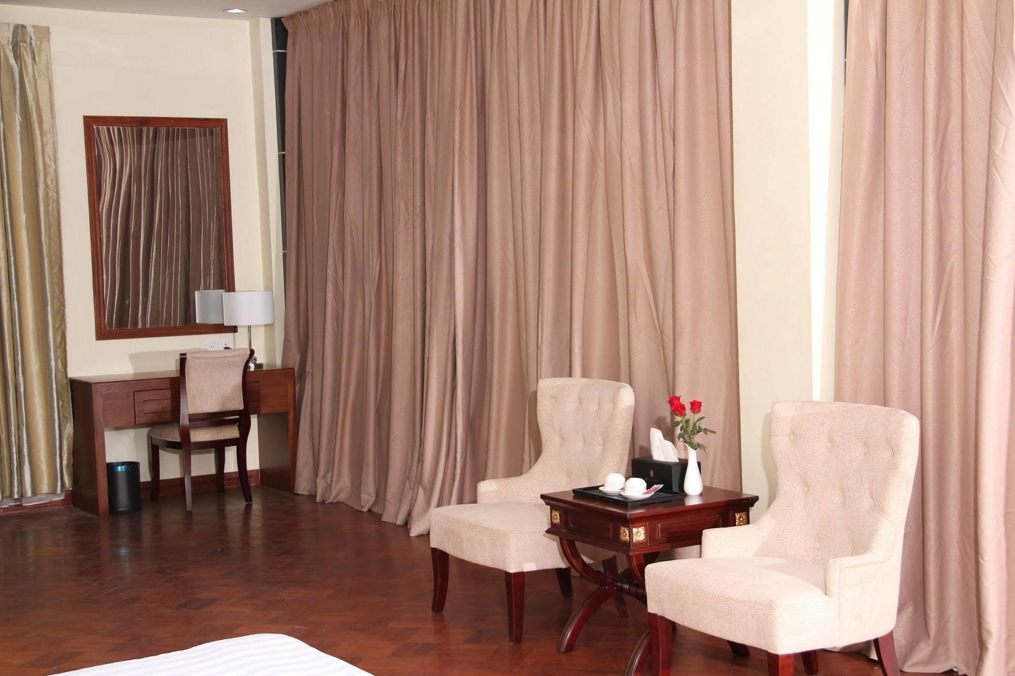 Sky Man Hotel Gyogon Bagian luar foto