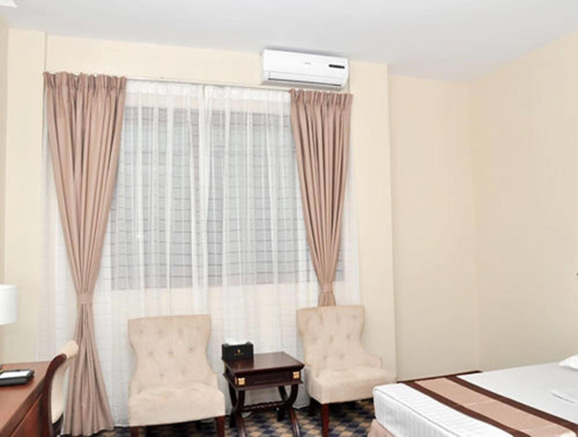 Sky Man Hotel Gyogon Bagian luar foto