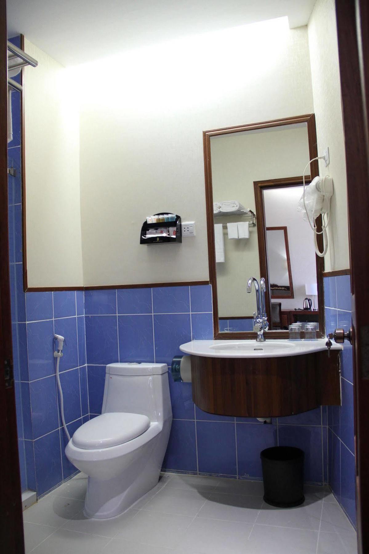Sky Man Hotel Gyogon Bagian luar foto
