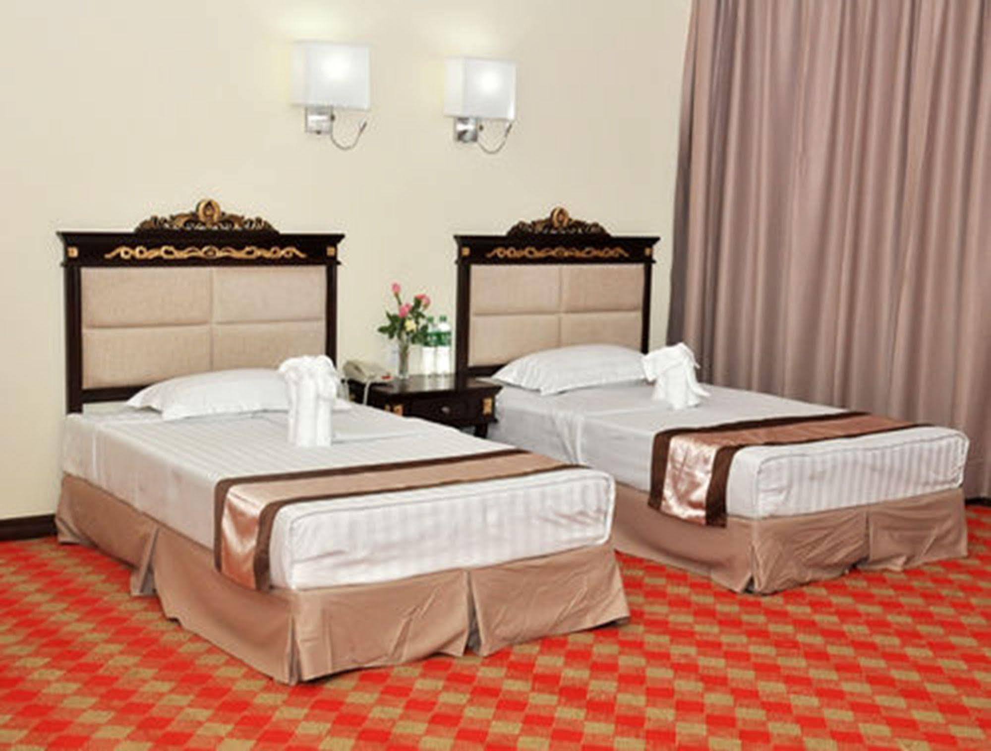 Sky Man Hotel Gyogon Bagian luar foto