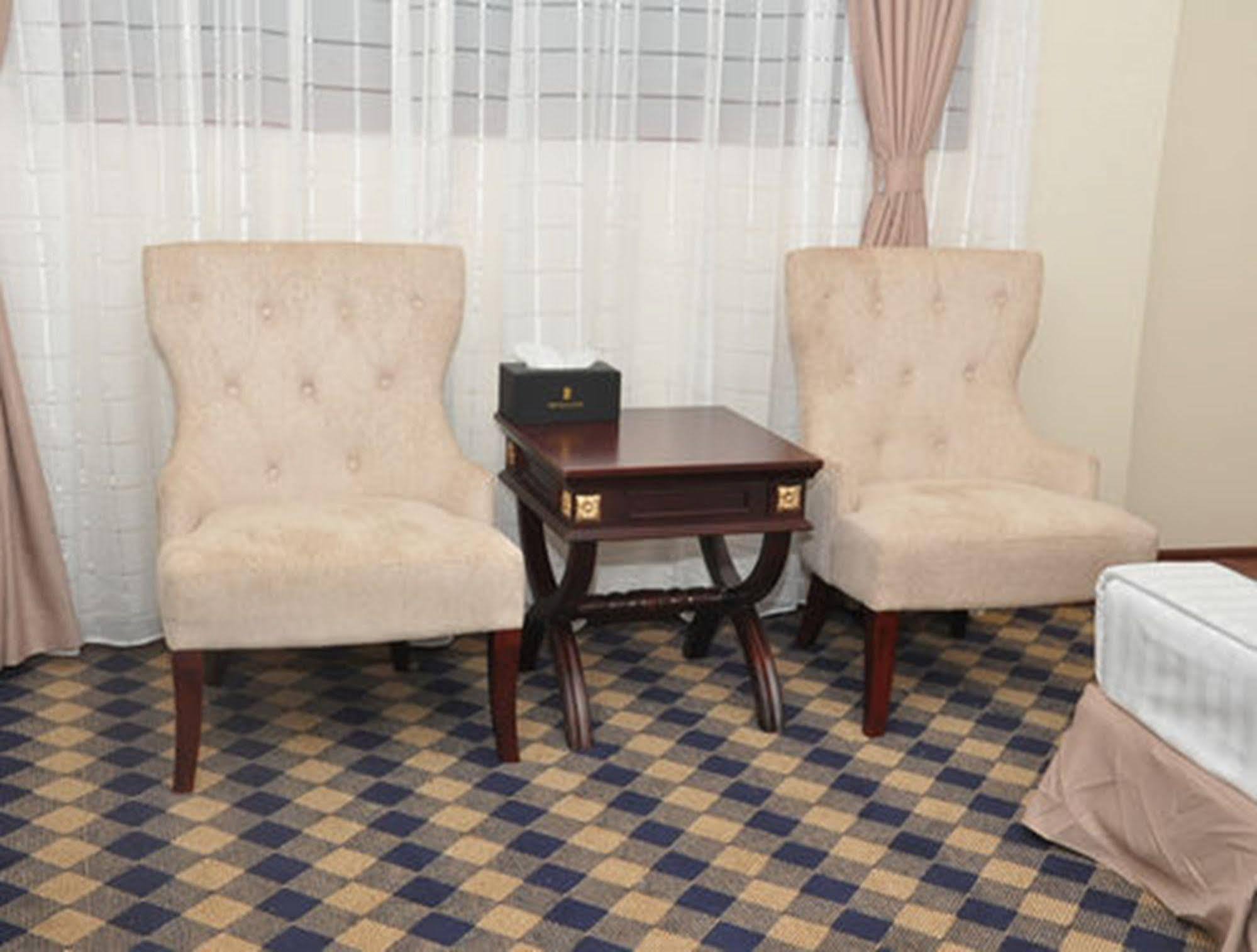 Sky Man Hotel Gyogon Bagian luar foto