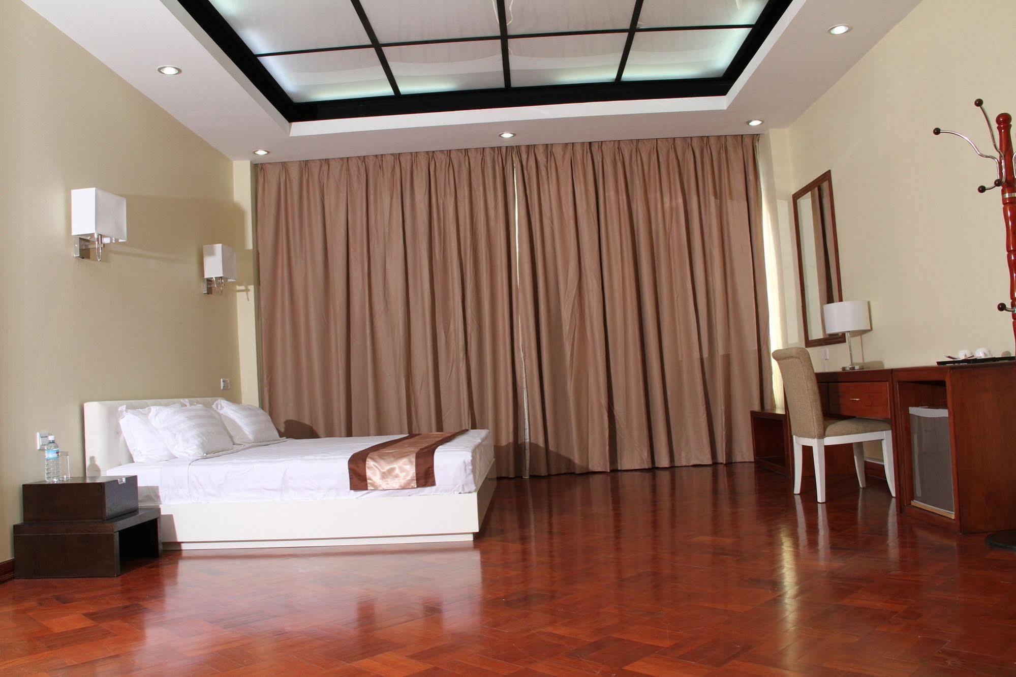 Sky Man Hotel Gyogon Bagian luar foto