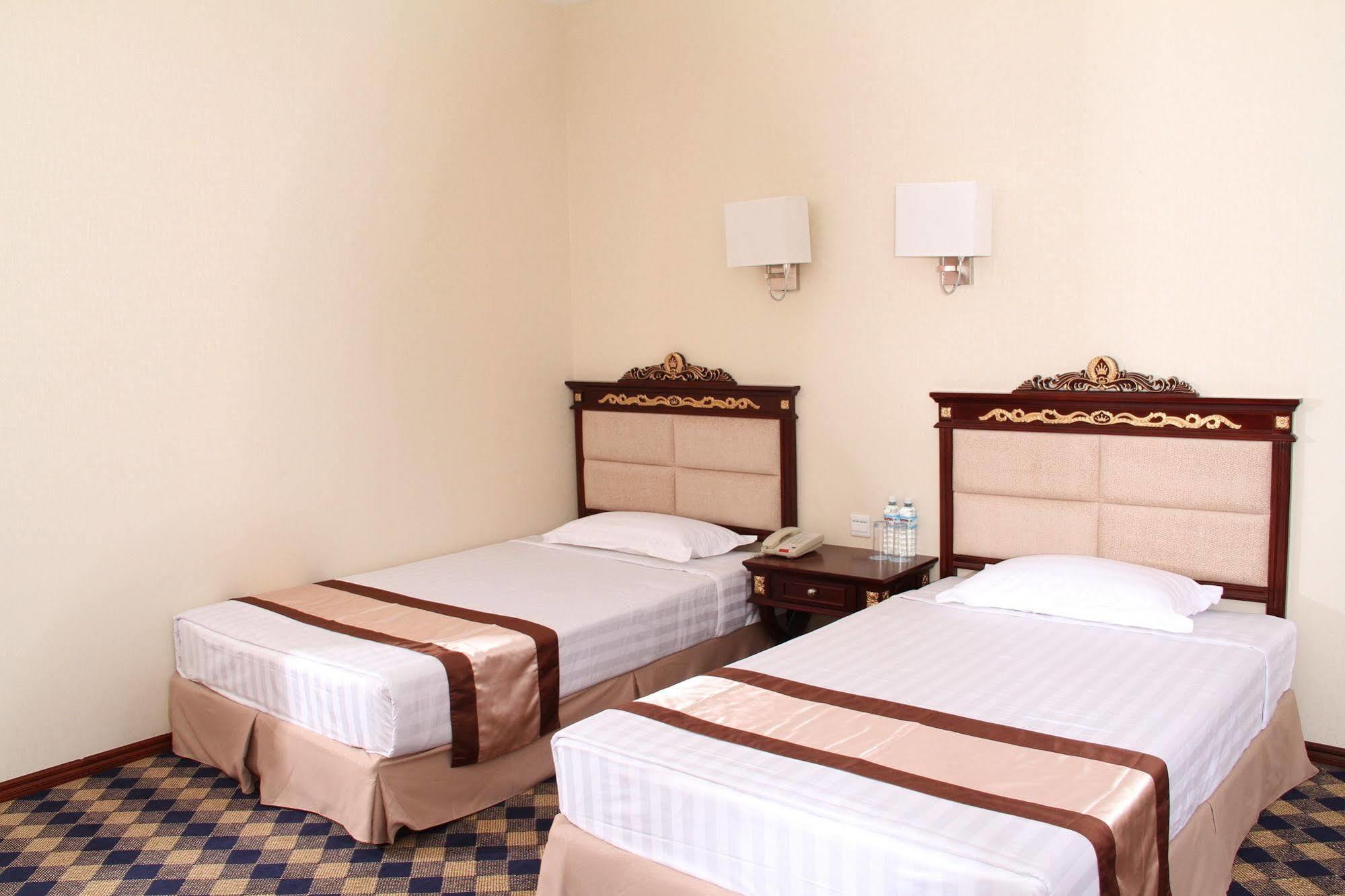 Sky Man Hotel Gyogon Bagian luar foto